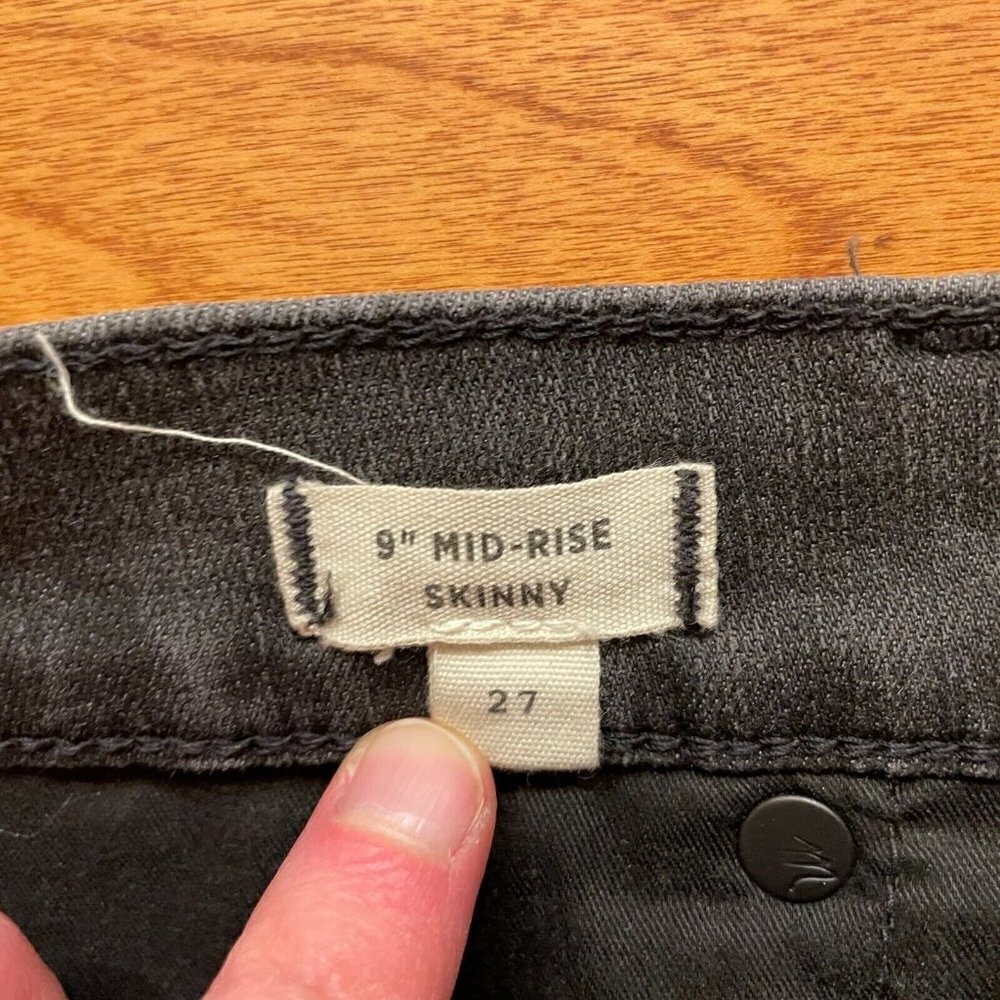 Madewell Short 9 Inch High Rise Skinny Jeans Black Sea Knee Holes - Picture 7 of 9
